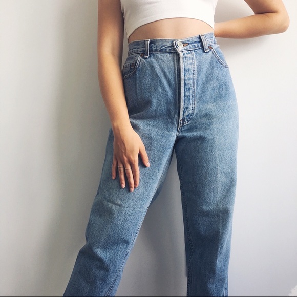 *SOLD* Vintage Levi’s Mom Jeans - Picture 2 of 5